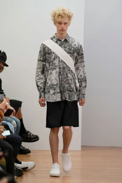 Look 22